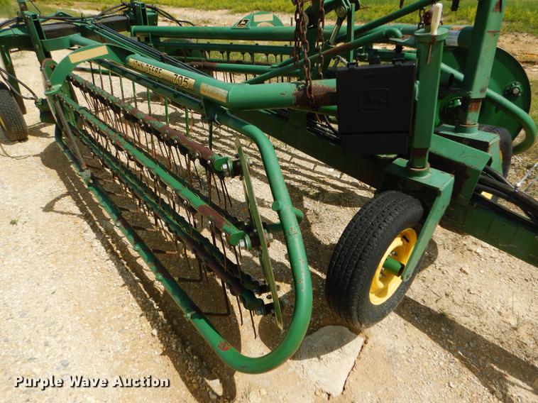 image for item FT9540 1990 John Deere 705 hay rake