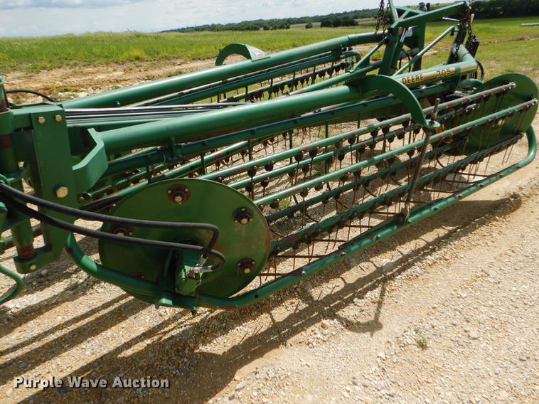 image for item FT9540 1990 John Deere 705 hay rake