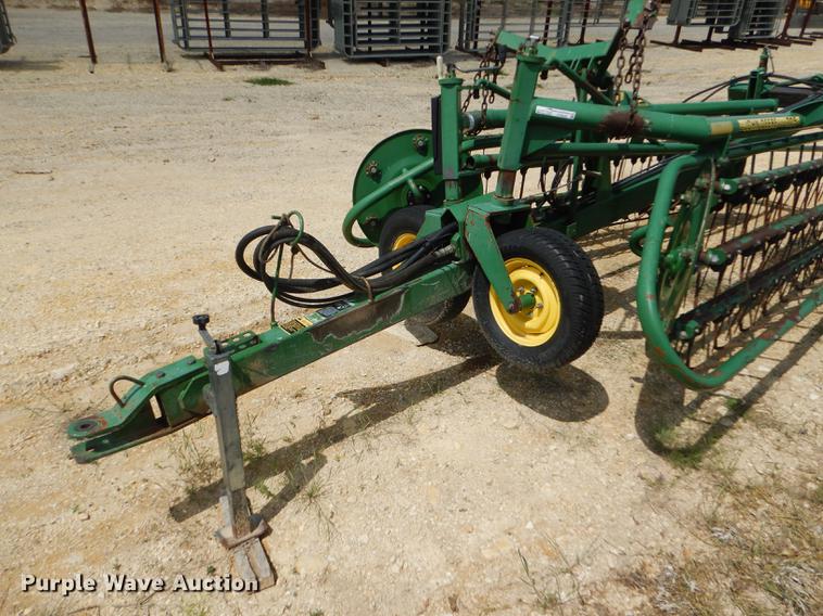 image for item FT9540 1990 John Deere 705 hay rake