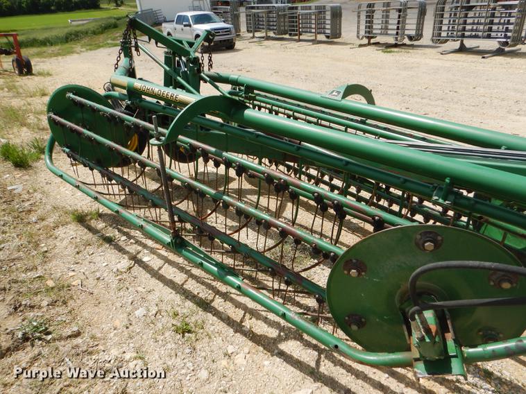 image for item FT9540 1990 John Deere 705 hay rake