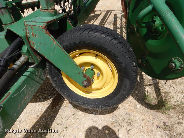 image for item FT9540 1990 John Deere 705 hay rake