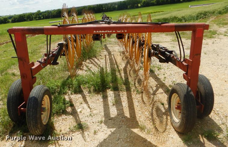 image for item FT9541 Hesston 3986 hay rake