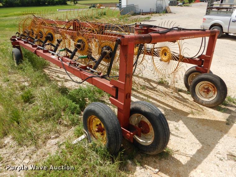 image for item FT9541 Hesston 3986 hay rake