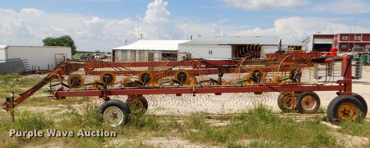 image for item FT9541 Hesston 3986 hay rake