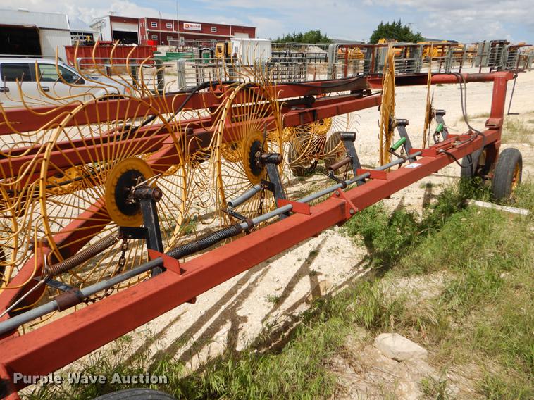 image for item FT9541 Hesston 3986 hay rake