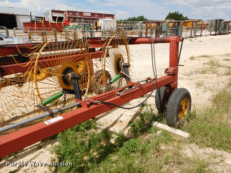image for item FT9541 Hesston 3986 hay rake