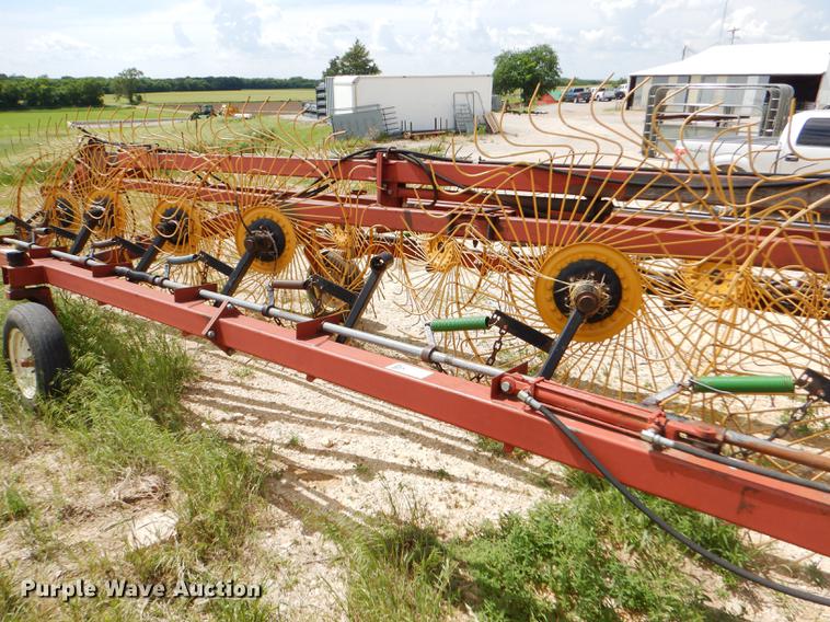 image for item FT9541 Hesston 3986 hay rake