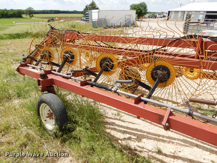 image for item FT9541 Hesston 3986 hay rake
