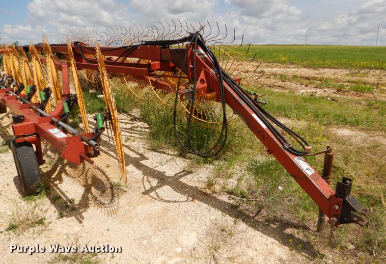 image for item FT9541 Hesston 3986 hay rake