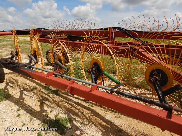 image for item FT9541 Hesston 3986 hay rake