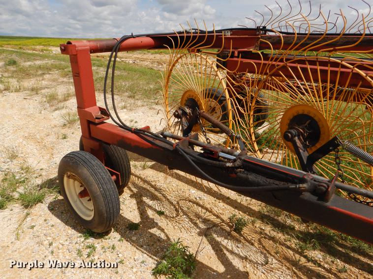 image for item FT9541 Hesston 3986 hay rake