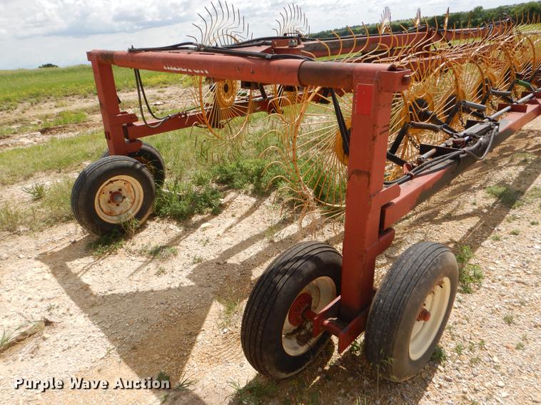 image for item FT9541 Hesston 3986 hay rake