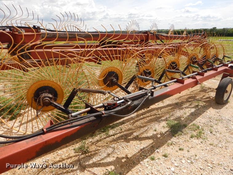 image for item FT9541 Hesston 3986 hay rake
