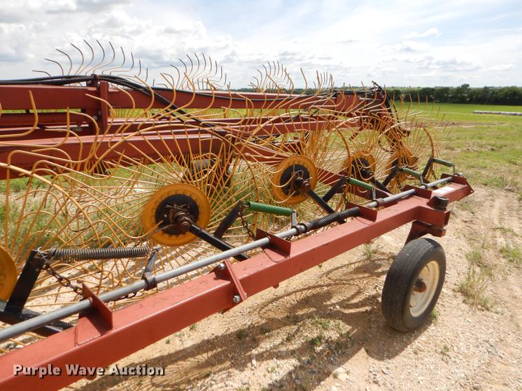 image for item FT9541 Hesston 3986 hay rake