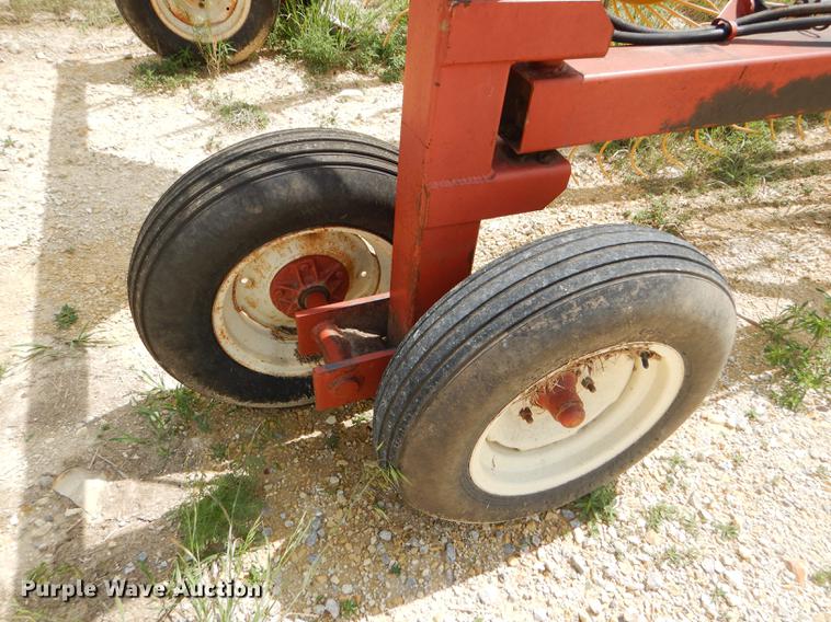 image for item FT9541 Hesston 3986 hay rake