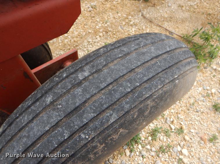 image for item FT9541 Hesston 3986 hay rake