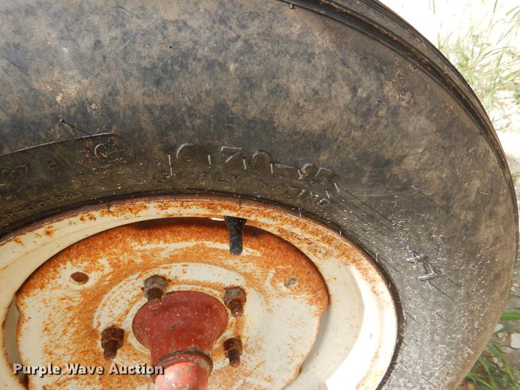 image for item FT9541 Hesston 3986 hay rake