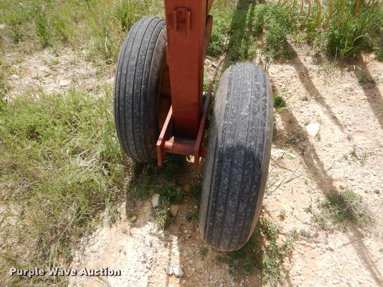 image for item FT9541 Hesston 3986 hay rake