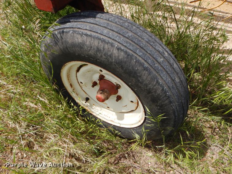 image for item FT9541 Hesston 3986 hay rake