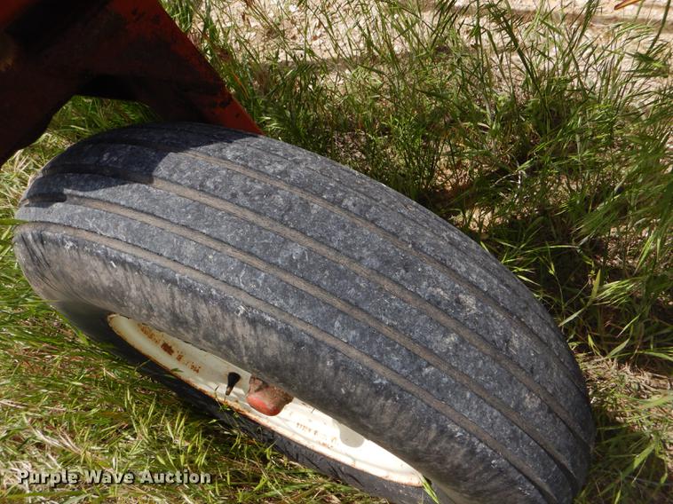 image for item FT9541 Hesston 3986 hay rake