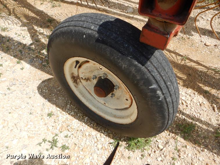 image for item FT9541 Hesston 3986 hay rake