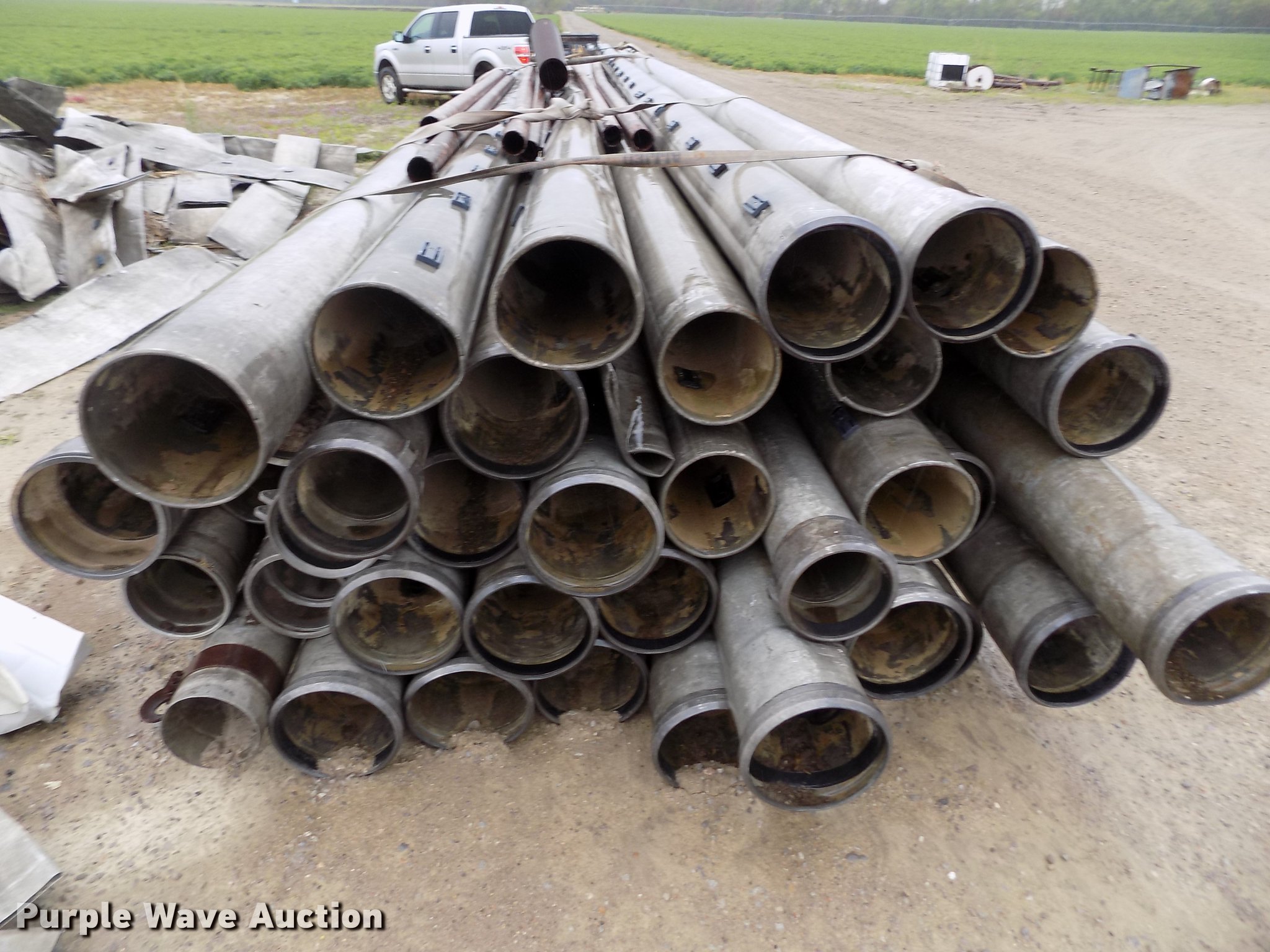 Approximately 38 aluminum irrigation pipes in Scandia, KS Item DE1199