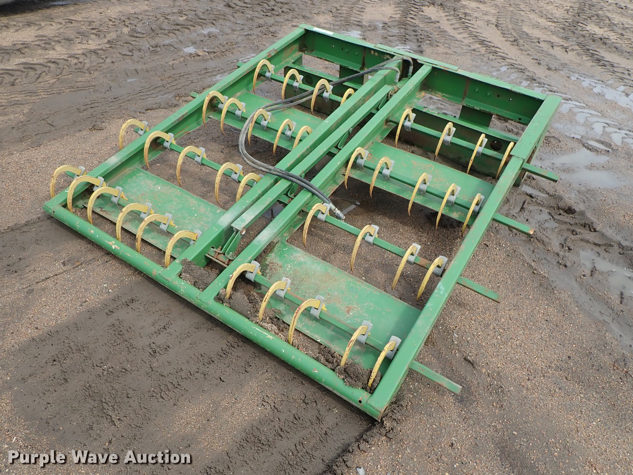 Hay grapple in Kinsley, KS Item FB9149 sold Purple Wave
