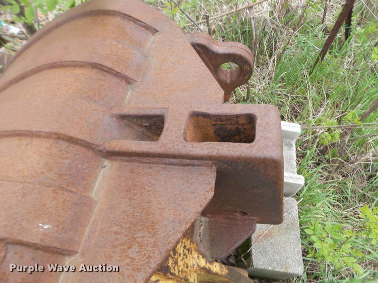 image for item DC4579 EBI 33"W excavator bucket
