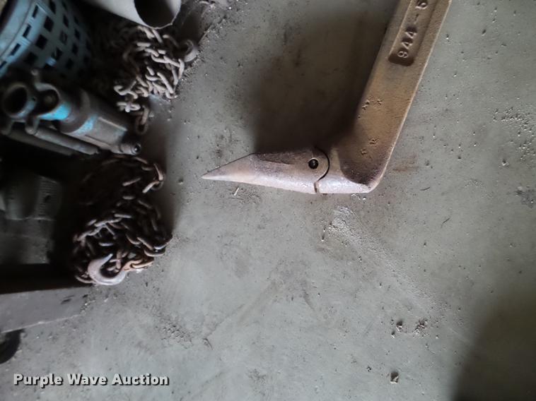 image for item DC4579 EBI 33"W excavator bucket