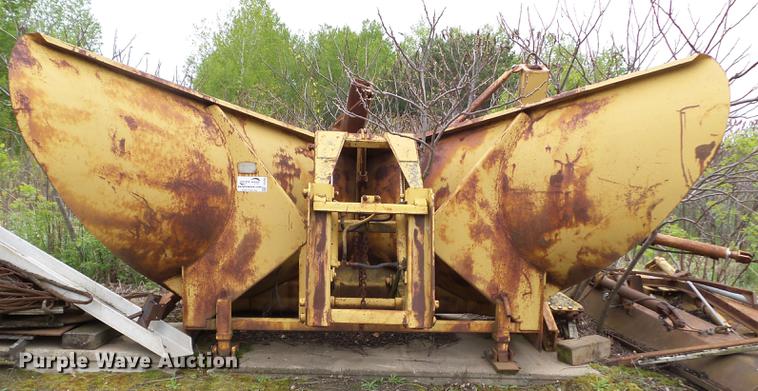 image for item DC4580 Omsteel 880 v-plow