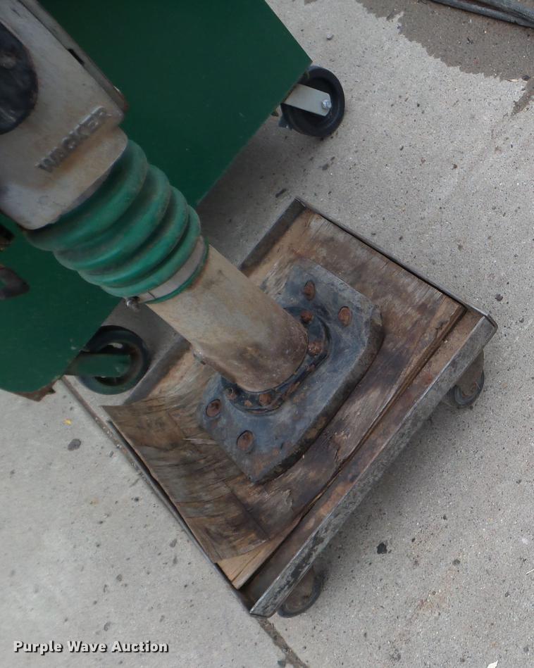 image for item DC4586 Wacker plate compactor