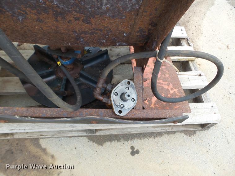 image for item DC4587 Tailgate spreader