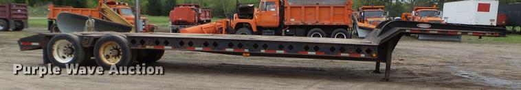 image for item DC4591 1994 Fontaine FLT-7-35HBT drop deck equipment trailer