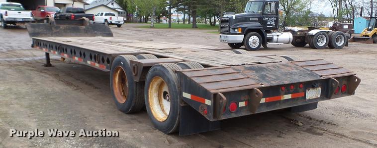 image for item DC4591 1994 Fontaine FLT-7-35HBT drop deck equipment trailer