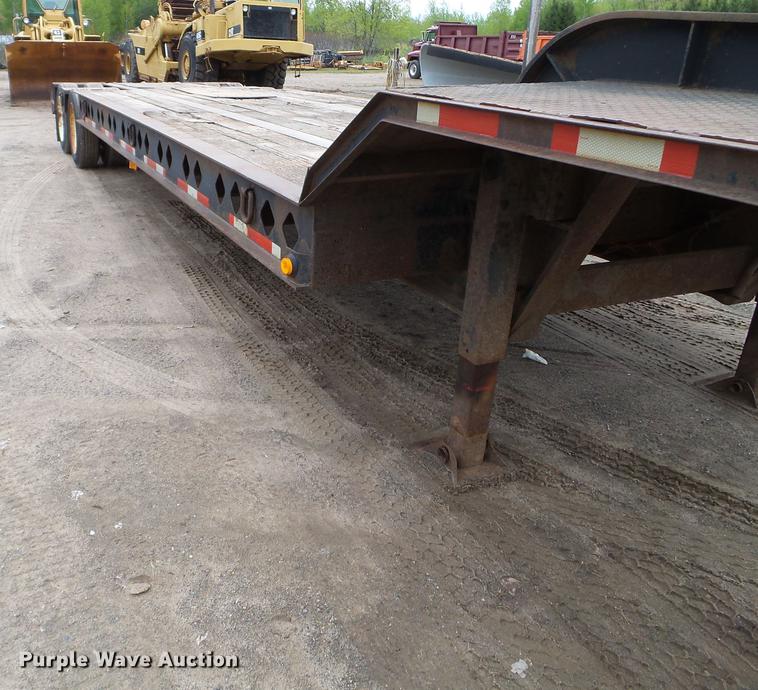 image for item DC4591 1994 Fontaine FLT-7-35HBT drop deck equipment trailer
