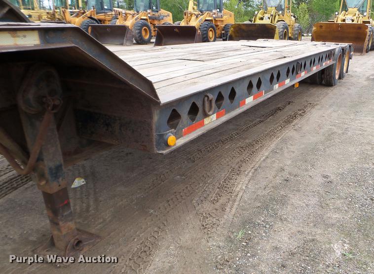 image for item DC4591 1994 Fontaine FLT-7-35HBT drop deck equipment trailer