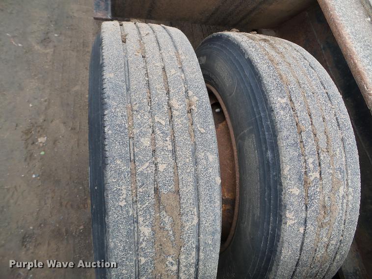 image for item DC4591 1994 Fontaine FLT-7-35HBT drop deck equipment trailer