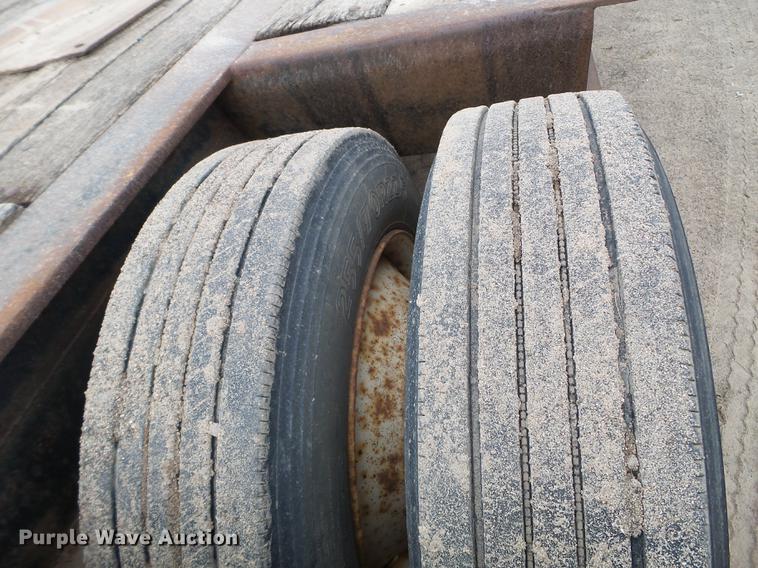 image for item DC4591 1994 Fontaine FLT-7-35HBT drop deck equipment trailer