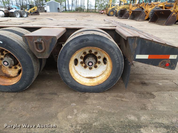 image for item DC4591 1994 Fontaine FLT-7-35HBT drop deck equipment trailer