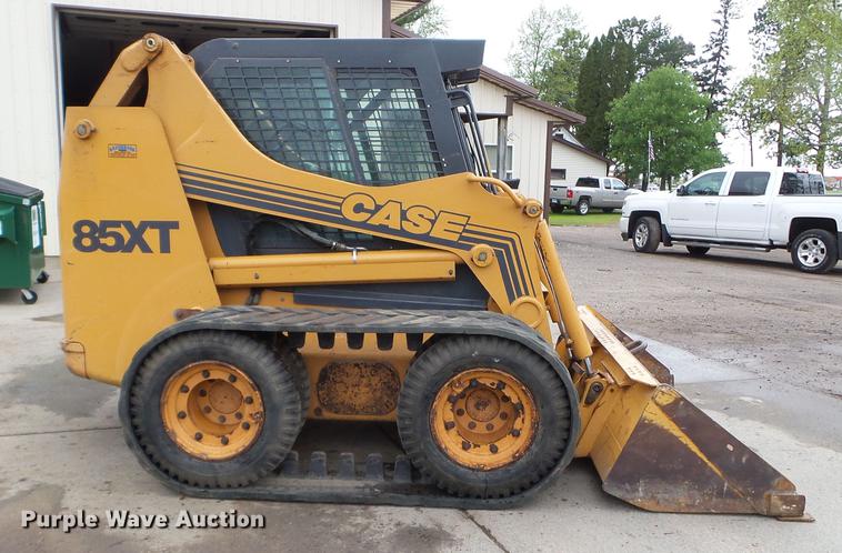 image for item DC4592 1999 Case 85XT skid steer