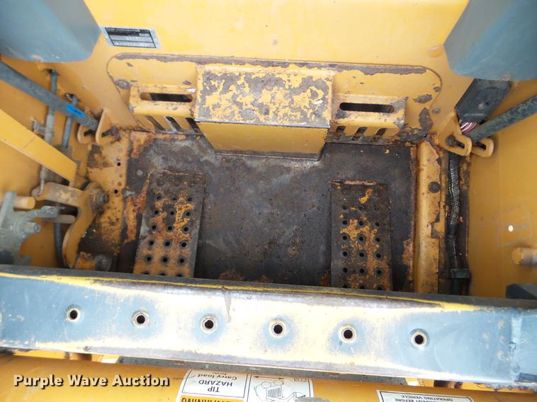 image for item DC4592 1999 Case 85XT skid steer