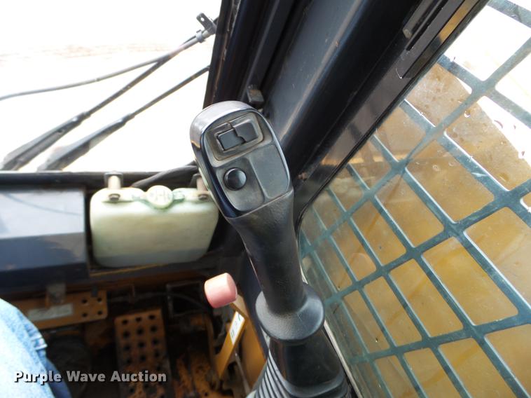 image for item DC4592 1999 Case 85XT skid steer