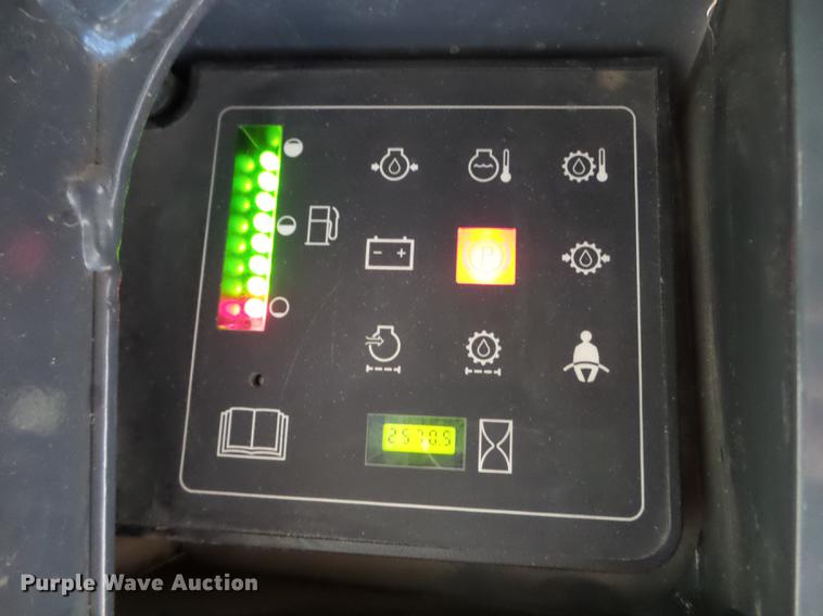 image for item DC4592 1999 Case 85XT skid steer