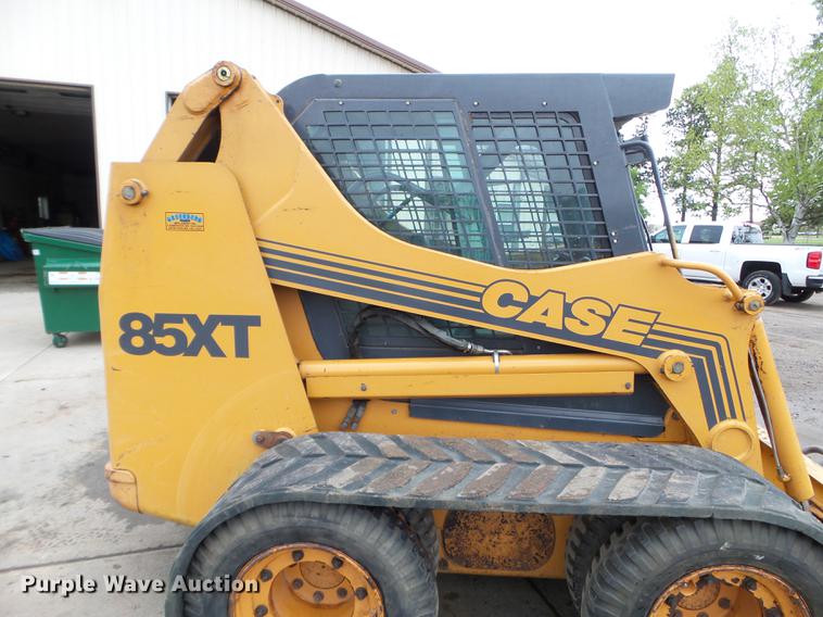 image for item DC4592 1999 Case 85XT skid steer