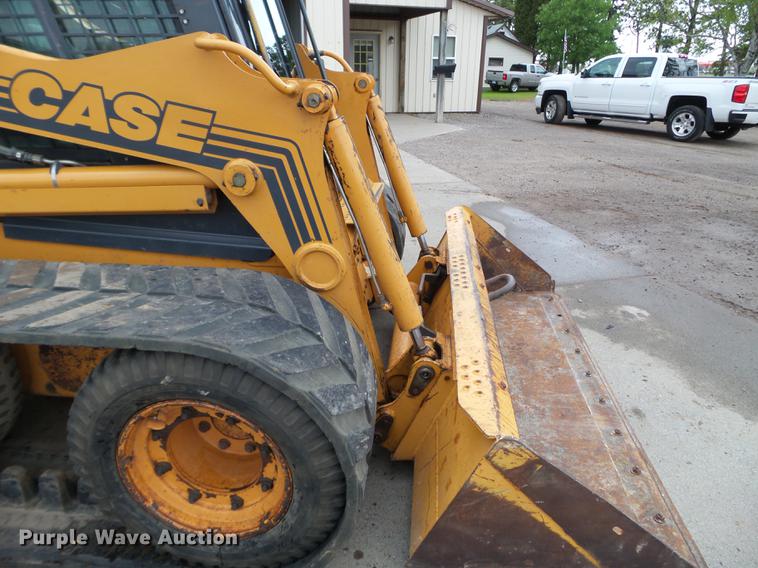 image for item DC4592 1999 Case 85XT skid steer