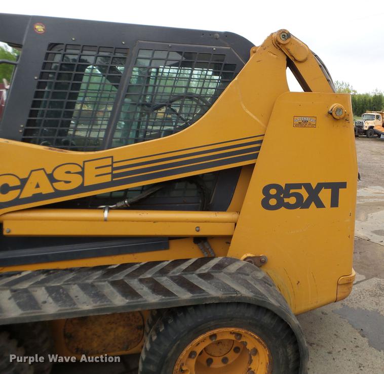 image for item DC4592 1999 Case 85XT skid steer