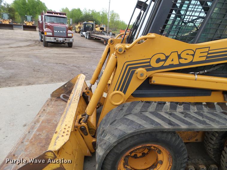 image for item DC4592 1999 Case 85XT skid steer