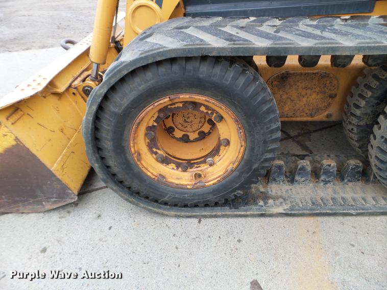 image for item DC4592 1999 Case 85XT skid steer