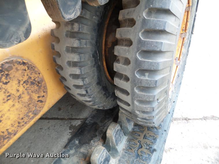 image for item DC4592 1999 Case 85XT skid steer