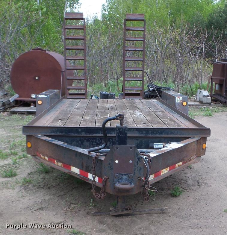 image for item DC4596 2002 Towmaster T14-DD equipment trailer
